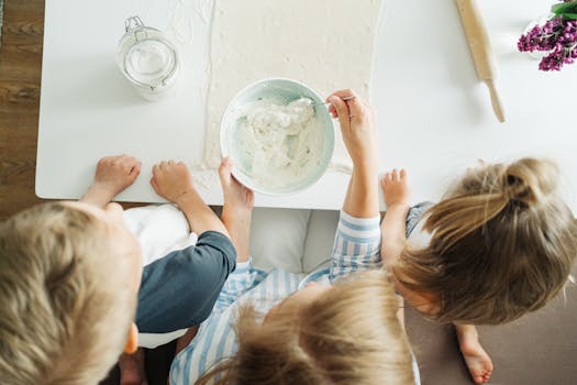 kids making smoothies together