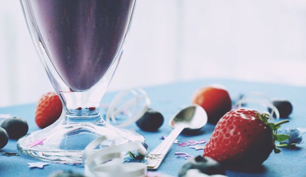 morning smoothie with spinach and berries