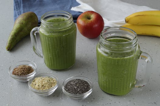 green smoothie with spinach and banana