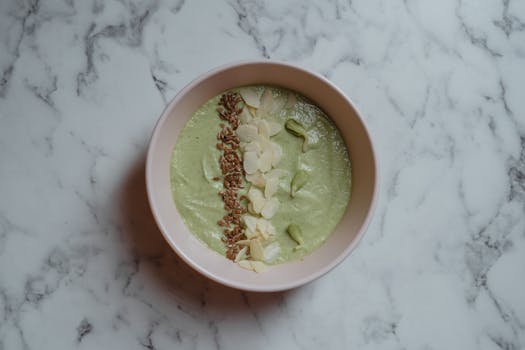 smoothie bowl with toppings